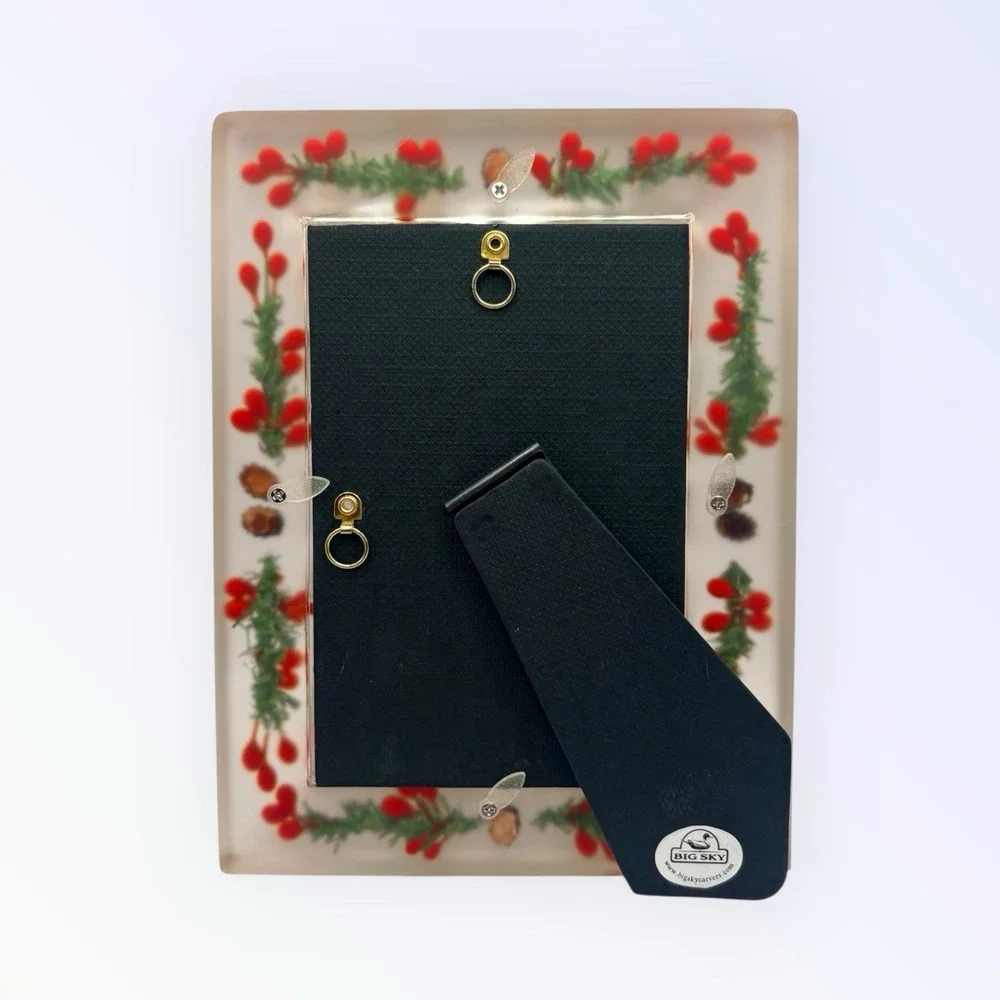 BIG SKY CARVERS 4X6 FRAME GLASS CHRISTMAS HOLLY AND‎ PINE CONES